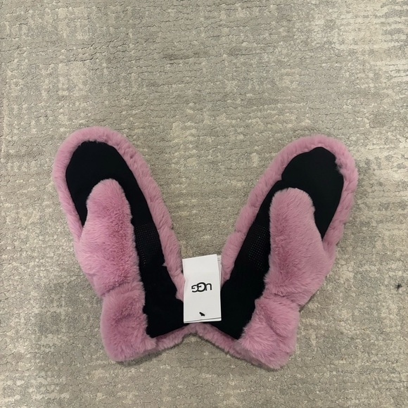 NWT UGG Faux Fur Mittens - Picture 2 of 4